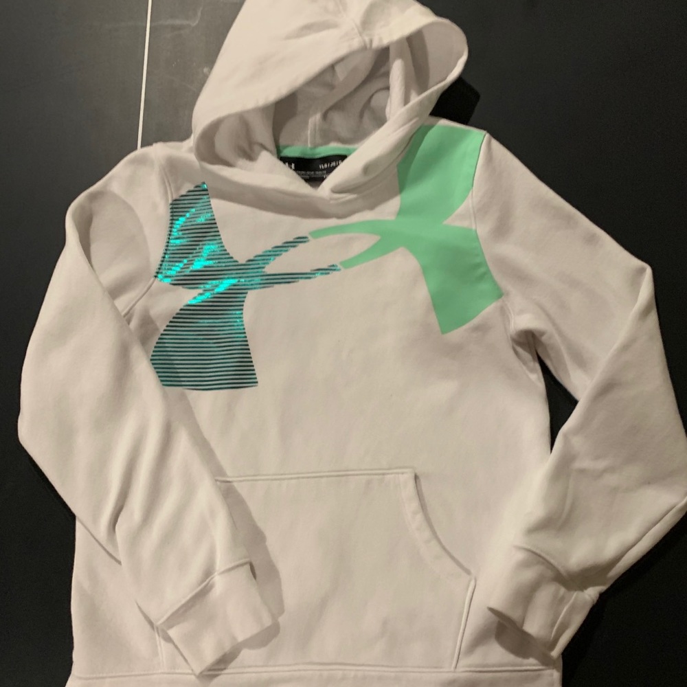 Cute Under Armour Sweatshirt Great UC YLG